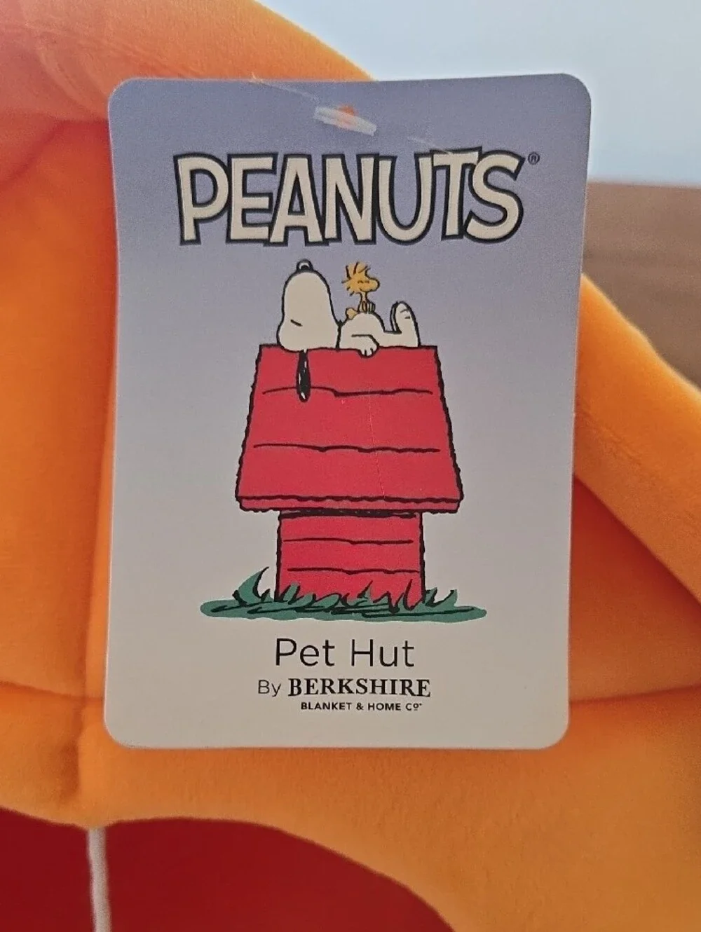 Peanuts NWT Halloween Orange Plush Pet Hut With Hanging Toy